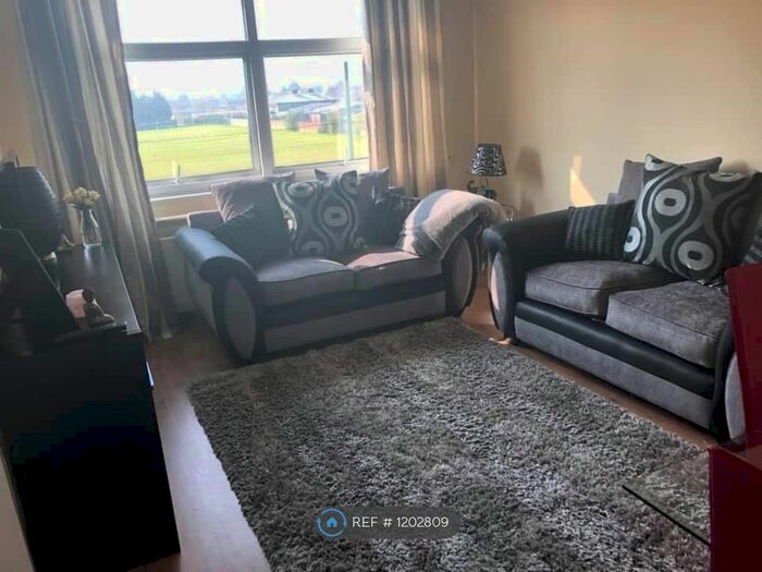 1 Bedroom Flat To Rent In Saint Martins Close, Enfield EN1