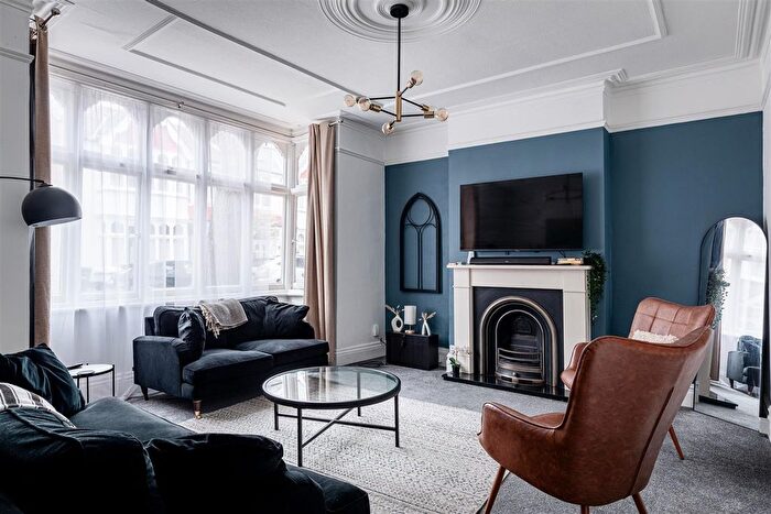 4 Bedroom Property To Rent In Merton Avenue, W4