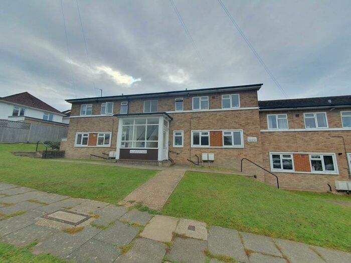 Flat To Rent In Westfield Avenue, Saltdean, BN2