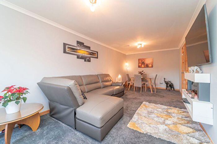 2 Bedroom Flat For Sale In Eagles View, Livingston, EH54