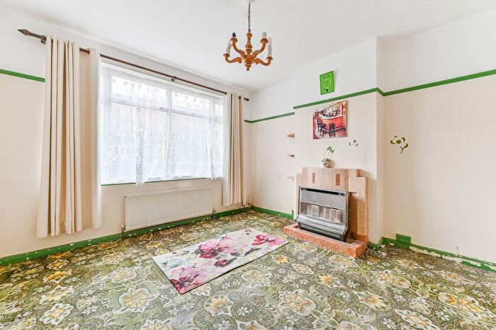 3 Bedroom Terraced House For Sale In Churchmore Road, Streatham Vale, London, SW16