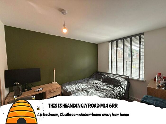 6 Bedroom House To Rent In Kingswood Road, Manchester, M14