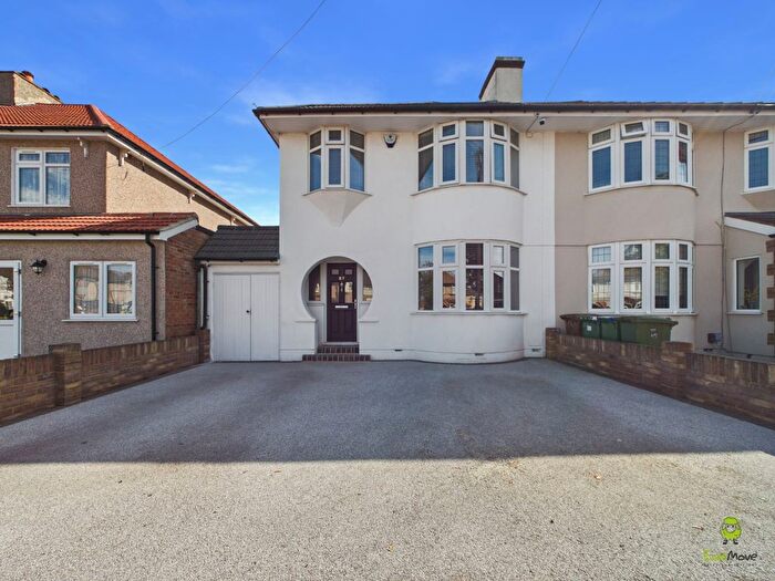 3 Bedroom Terraced House For Sale In Stapleton Road, Bexleyheath, Kent, DA7