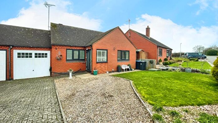 2 Bedroom Detached Bungalow For Sale In Woodward Court, Snitterfield, Stratford-Upon-Avon, CV37