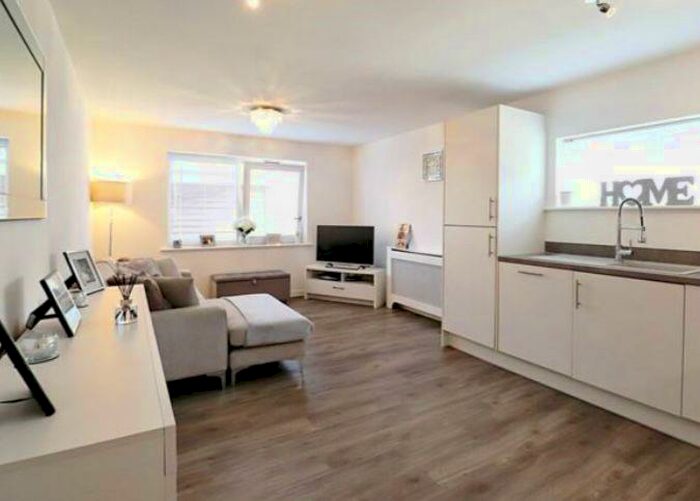 1 Bedroom Flat To Rent In Bewick Villa, Henslow Crescent, Dartford, DA1