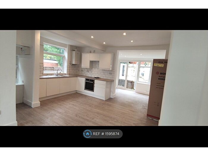 3 Bedroom Semi-Detached House To Rent In Nigel Avenue, Birmingham, B31