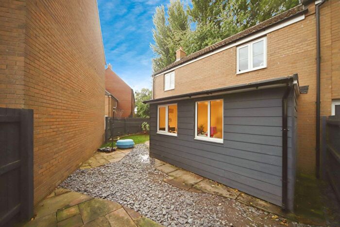 3 Bedroom End Of Terrace House For Sale In Station Road, Taunton, TA2