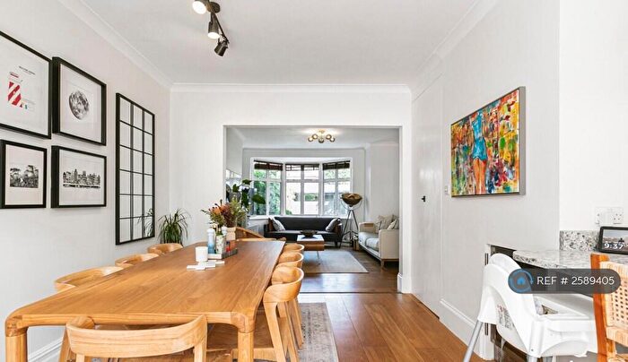 4 Bedroom Semi-Detached House To Rent In Glendower Gardens, London, SW14