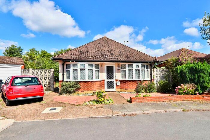 3 Bedroom Bungalow To Rent In Field Place, New Malden, KT3