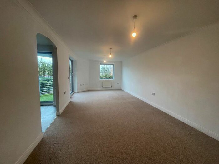 3 Bedroom Flat To Rent In Trinity Way, Minehead, TA24