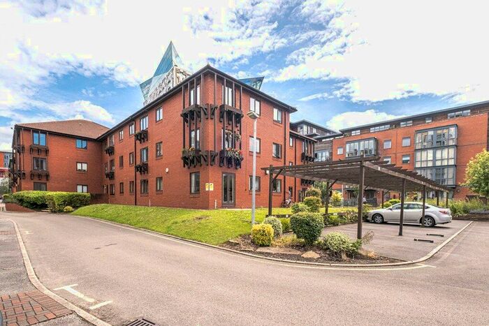 2 Bedroom Apartment To Rent In Queens Court, Bridge Street, Birmingham, B1