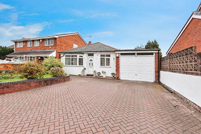 2 Bedroom Detached Bungalow For Sale In Tile Cross Road, Birmingham, B33