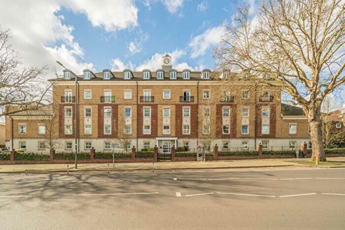 1 Bedroom Flat For Sale In High Road, North Finchley, N12