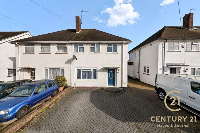 3 Bedroom Semi Detached House For Sale In Regent Avenue, UB10