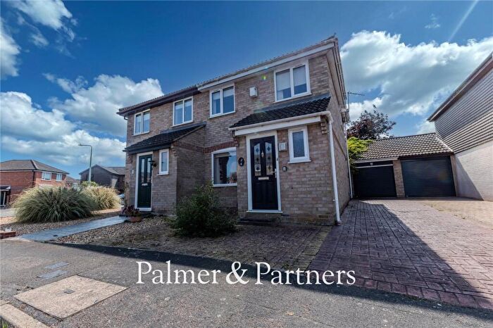 3 Bedroom Semi-Detached House For Sale In Wentworth Drive, Ipswich, Suffolk, IP8