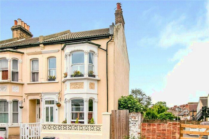 3 Bedroom End Of Terrace House To Rent In St. Leonards Road, SS1