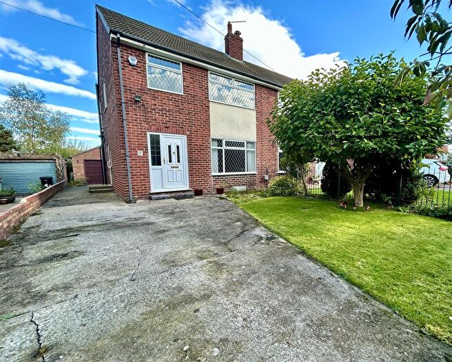 3 Bedroom Semi-Detached House For Sale In Green Lane, Kippax, Leeds, LS25