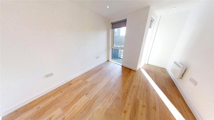 3 Bedroom Flat To Rent In The Plaza, Advent Way, Ancoats, Manchester, M4