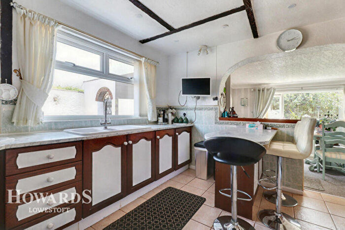 2 Bedroom Detached Bungalow For Sale In Cranleigh Road, Pakefield, NR33