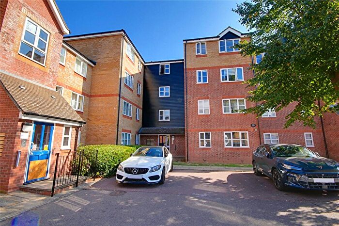 2 Bedroom Flat For Sale In Sten Close, Enfield, EN3