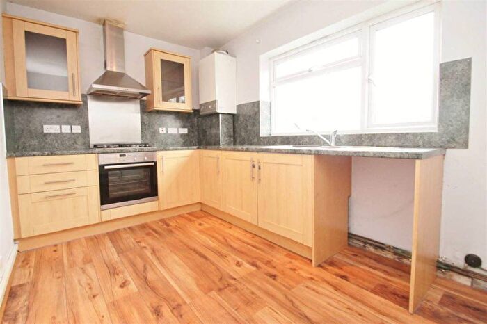 2 Bedroom Flat To Rent In St Christophers Close, Isleworth, Middlesex, TW7