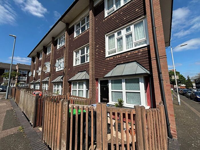 4 Bedroom Terraced House To Rent In Thomas Crescent, Smethwick, B66