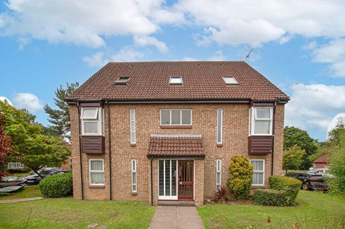 1 Bedroom Studio To Rent In Hodgson Gardens, Guildford, GU4
