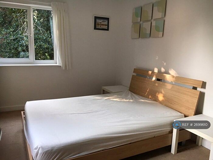 2 Bedroom Flat To Rent In West Didsbury, Manchester, M20