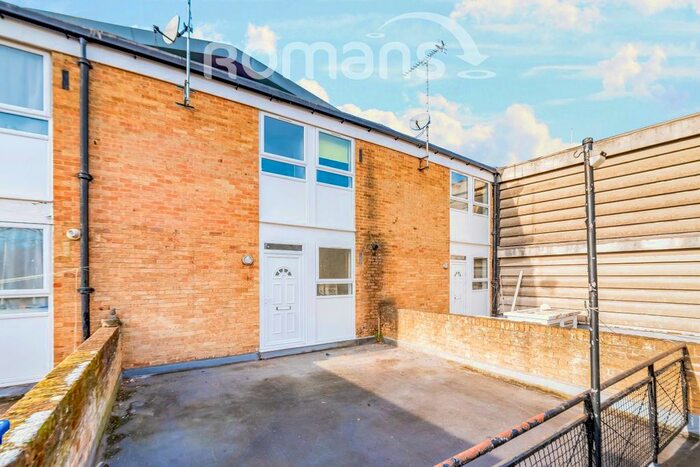 2 Bedroom Flat To Rent In Eastmead, Farnborough GU14