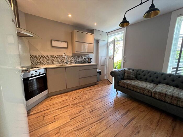 1 Bedroom Apartment To Rent In Mount Pleasant Terrace, Bangor, Gwynedd, LL57