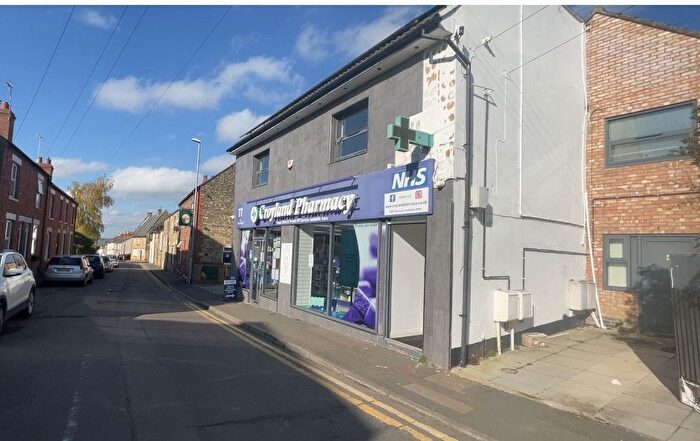 2 Bedroom Flat To Rent In London Road, Wollaston, NN29