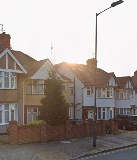 3 Bedroom Semi-Detached House To Rent In Randall Avenue, London, NW2