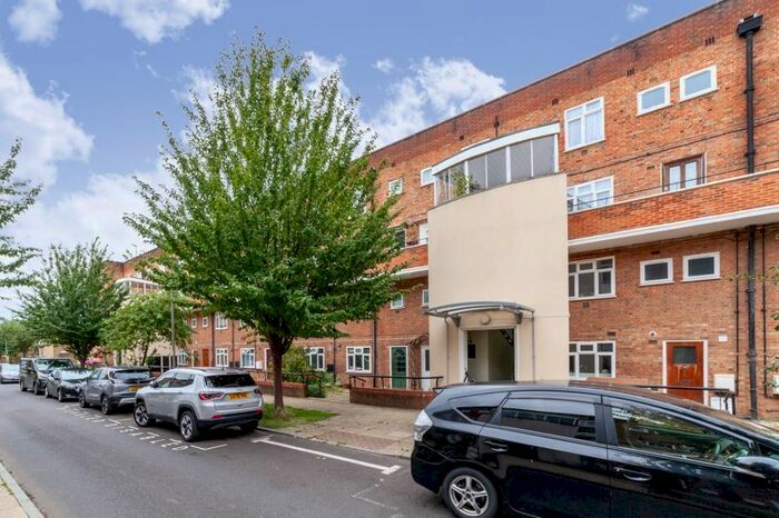 3 Bedroom Property To Rent In Frensham Drive, London, SW15