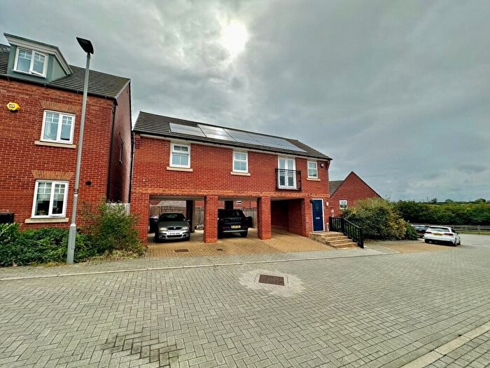 2 Bedroom Coach House For Sale In Gaius Croft, Fairfields, Milton Keynes, MK11