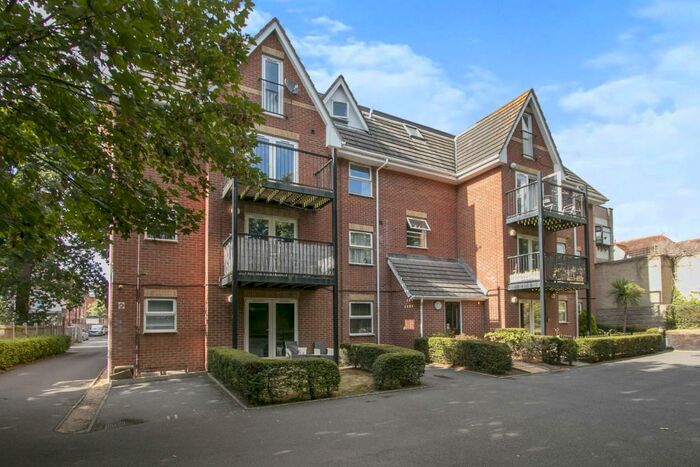 2 Bedroom Flat To Rent In Florence Road, BH5