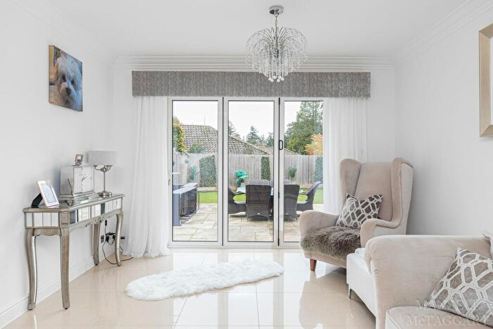 5 Bedroom Detached House For Sale In Hedgecourt Place, Felbridge, RH19