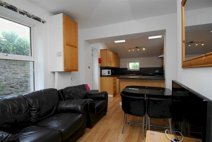 5 Bedroom Property To Rent In Greenbank, Plymouth, PL4