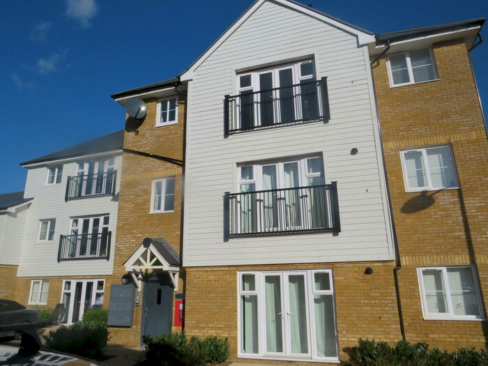 2 Bedroom Apartment To Rent In Holmbush Drive, Faygate, RH12