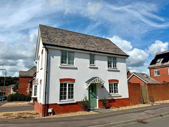 4 Bedroom Detached House For Sale In Silver Birch Way, Whiteley, PO15