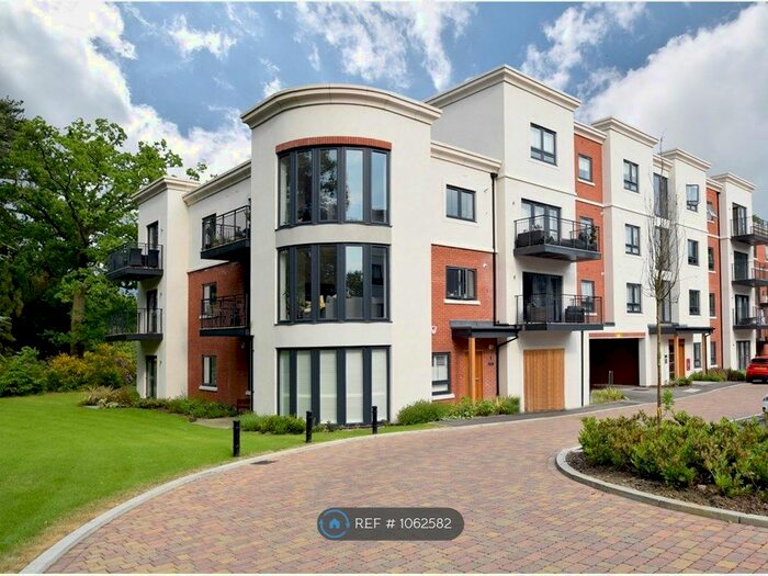 1 Bedroom Flat To Rent In London Road, Binfield, RG42