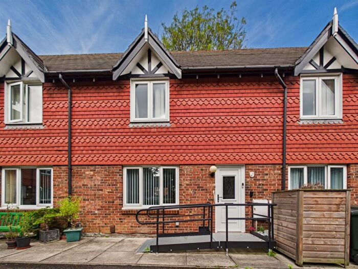 2 Bedroom Apartment For Sale In Village Court, Whitley Bay, NE26