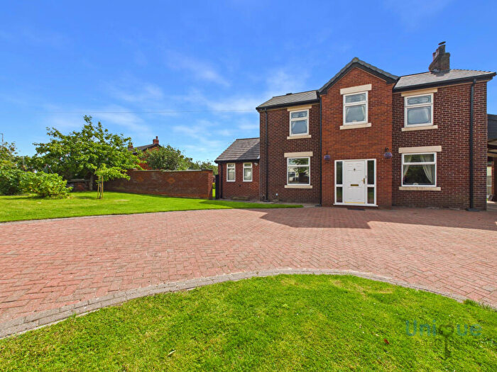 4 Bedroom Detached House For Sale In Weeton Road, Wesham, PR4