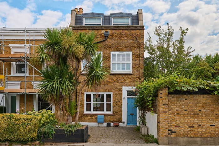 4 Bedroom End Of Terrace House For Sale In Denman Road, Peckham, SE15