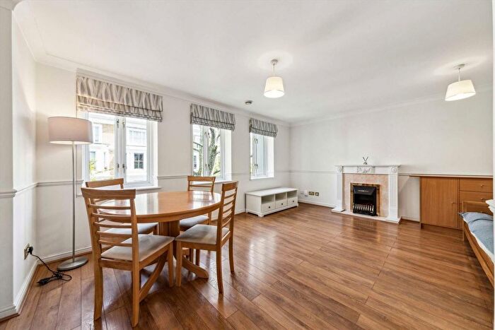 1 Bedroom Flat To Rent In Russell Road, West Kensington, W14