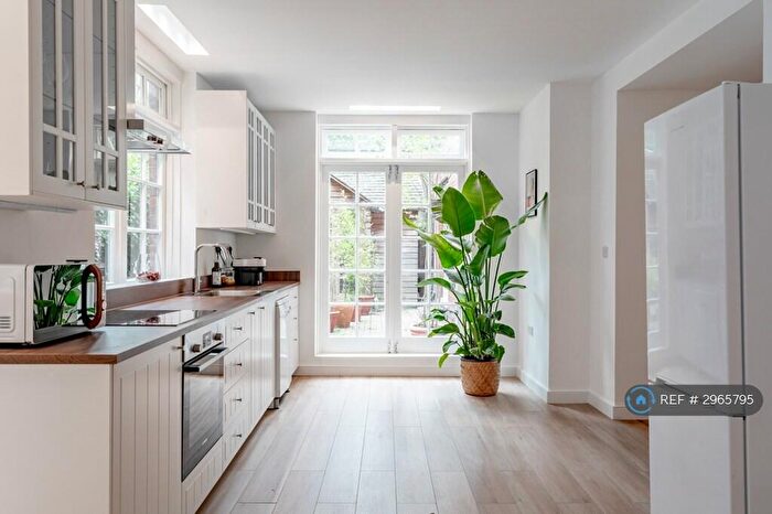 4 Bedroom Flat To Rent In Fitzjohns Avenue, London, NW3