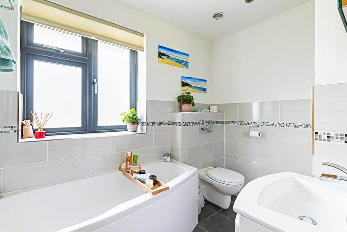 6 Bedroom Detached House To Rent In The Hermitage, London Road, Hemel Hempstead, Hertfordshire, HP1