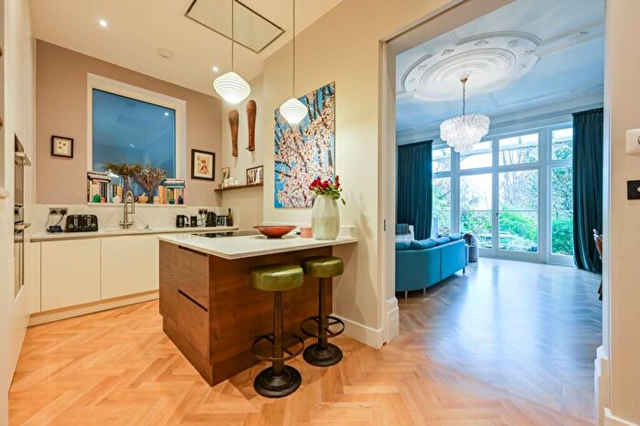 2 Bedroom Flat To Rent In Coolhurst Road, Crouch End, London, N8