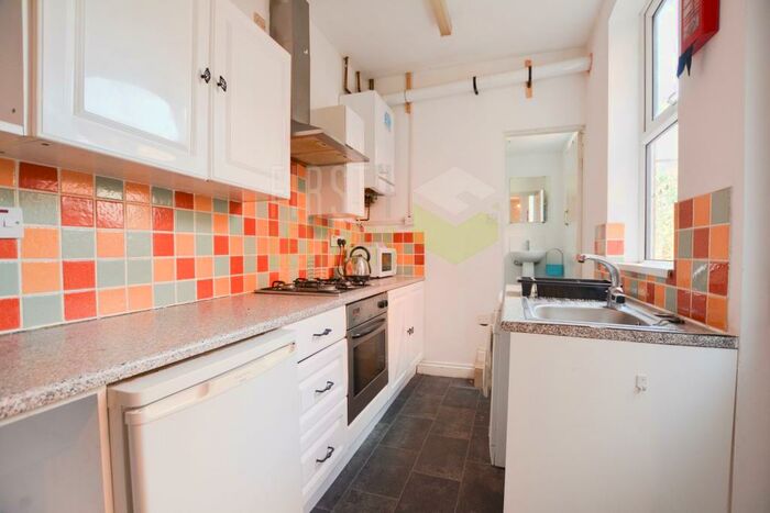 4 Bedroom Terraced House To Rent In Bulwer Road, Leicester, LE2