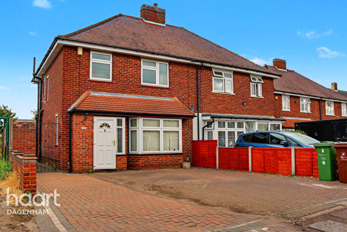 3 Bedroom Semi Detached House For Sale In Lawrence Crescent, Dagenham, RM10