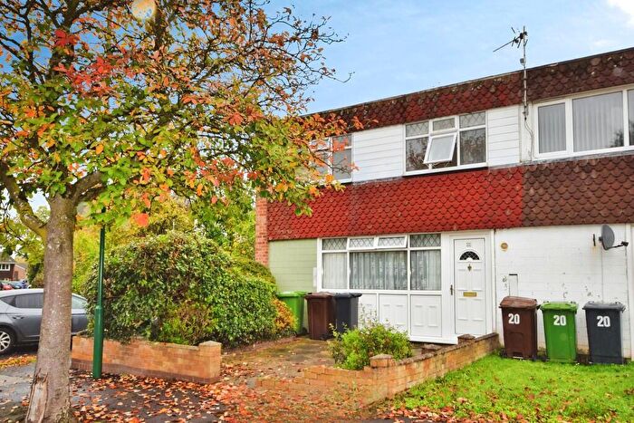 3 Bedroom End Of Terrace House For Sale In Walsgrave Drive, Solihull, B92